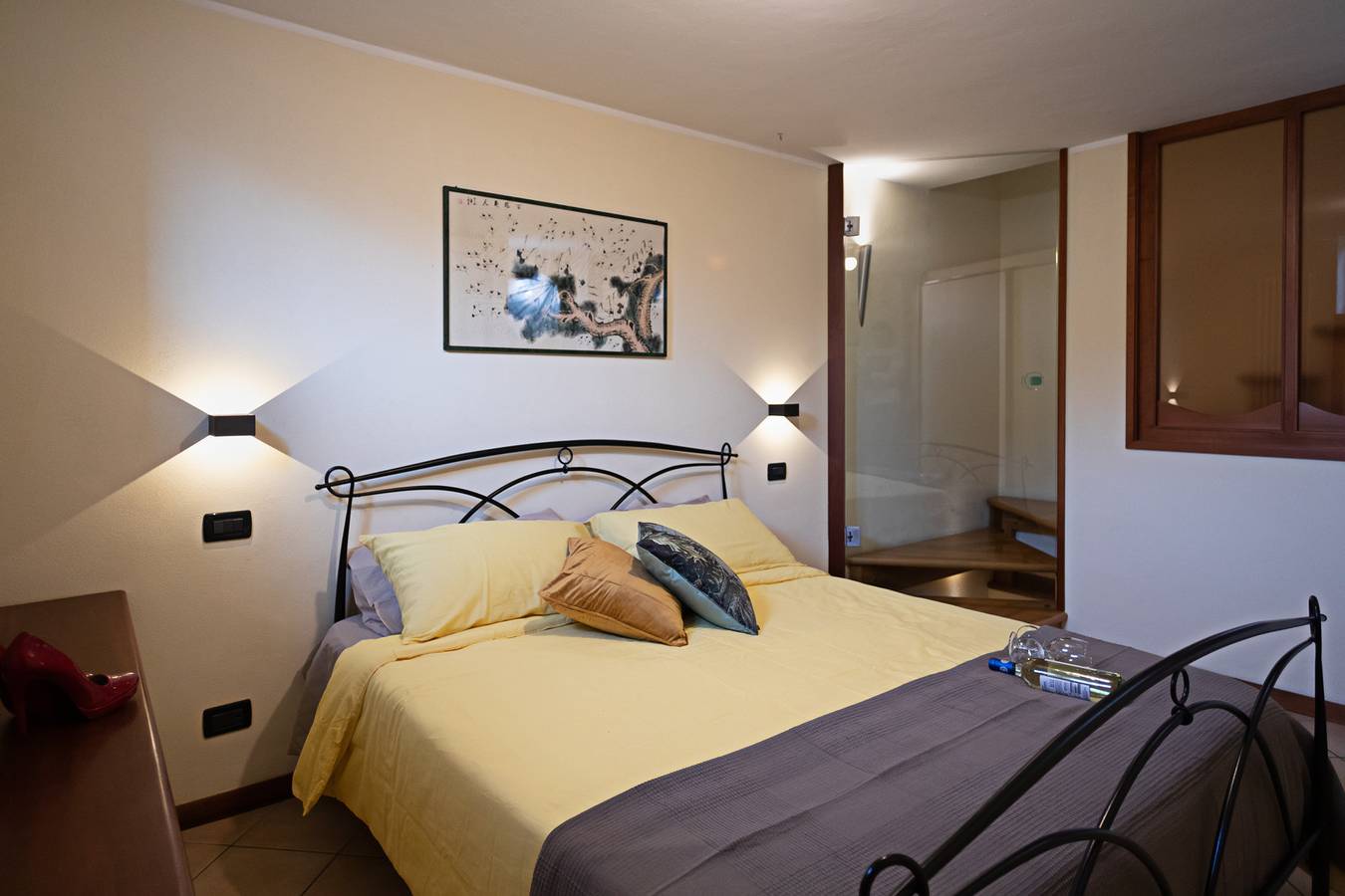 Entire apartment, Regarda - "Il Borgo 48" with 3 bedrooms, 2 bathrooms, garage in Bardolino city center in Bardolino, Garda Mountains