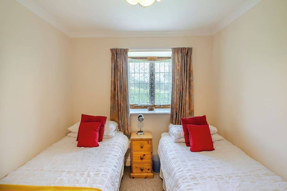 Fair Isle Holiday Cottages - Hill Top Barn in Newport (Isla de Wight), Isla de Wight