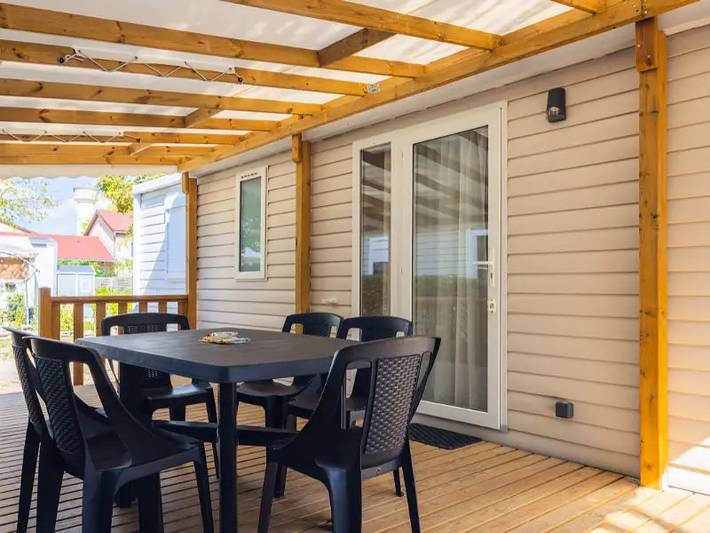 Camping pour 2 personnes, avec terrasse dans l' Ain - 2