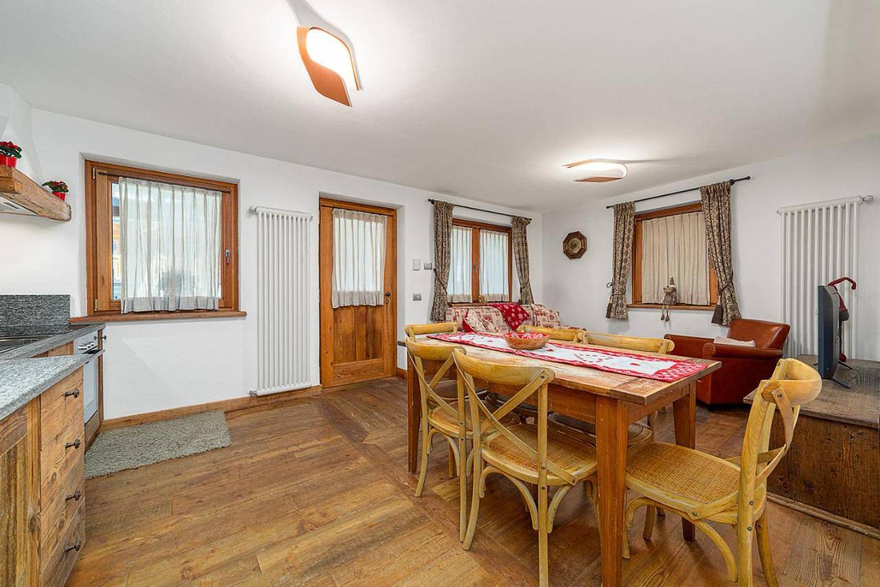 Hel lejlighed, Maison Carrel Elegant 6 in Cervinia, Valtournenche