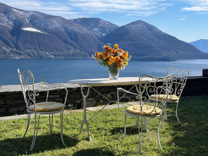 Ferienhaus für 4 Personen, mit Seeblick und Garten sowie Ausblick und Balkon