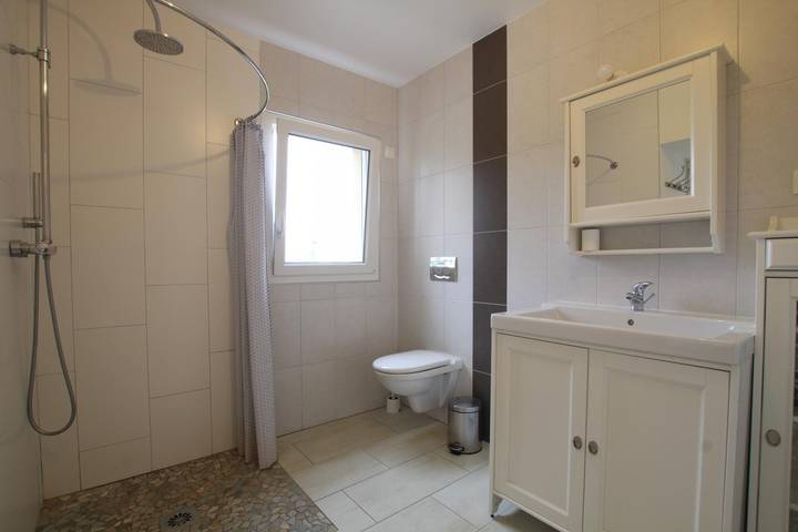 Gîte pour 6 personnes, avec jardin à Isigny-le-Buat - 4