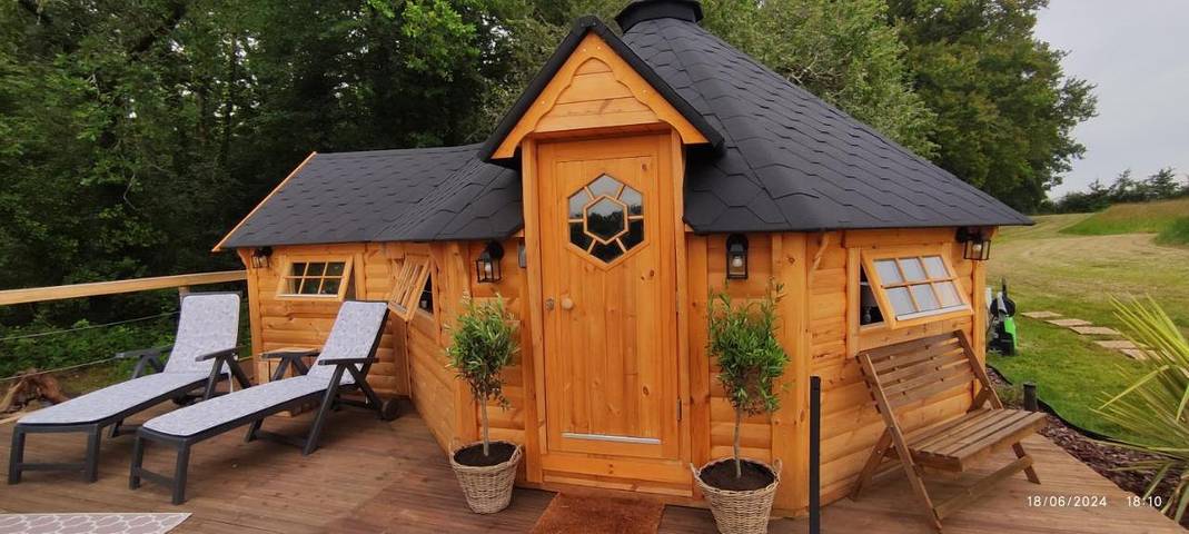 Gîte pour 2 personnes, avec jacuzzi et jardin à Ruch (homonymie)