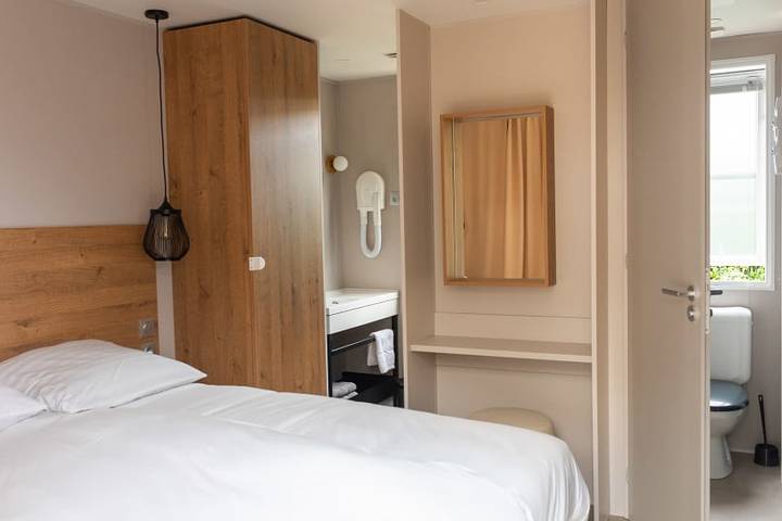 Caravane pour 4 personnes, avec sauna ainsi que terrasse et balcon/terrasse à Nant - 4