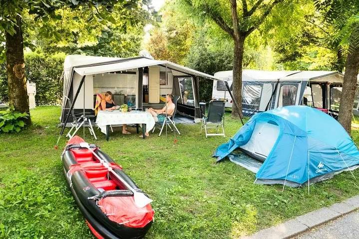 Mobil home pour 4 personnes, avec terrasse et piscine à Levico Terme - 4