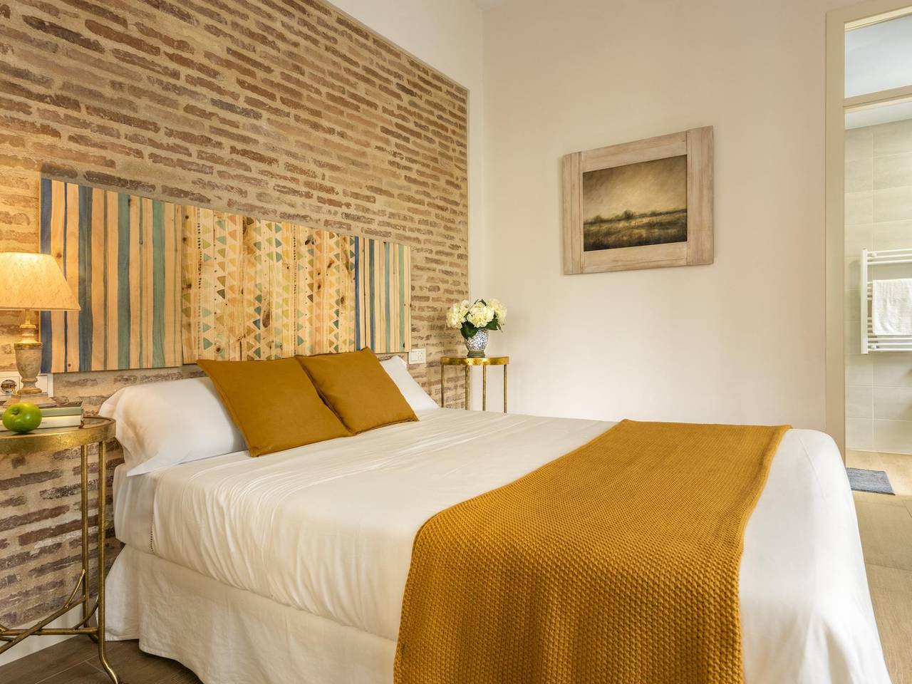 Apartamento vacacional entero, Misterhost Triana Patio de las Flores in Central Seville, Sevilla
