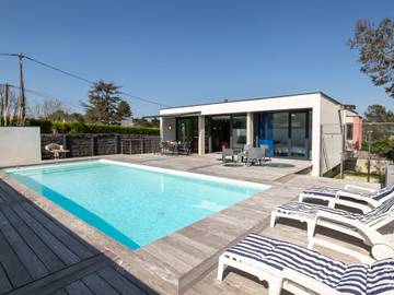 Gîte pour 6 personnes, avec jardin à Locquirec