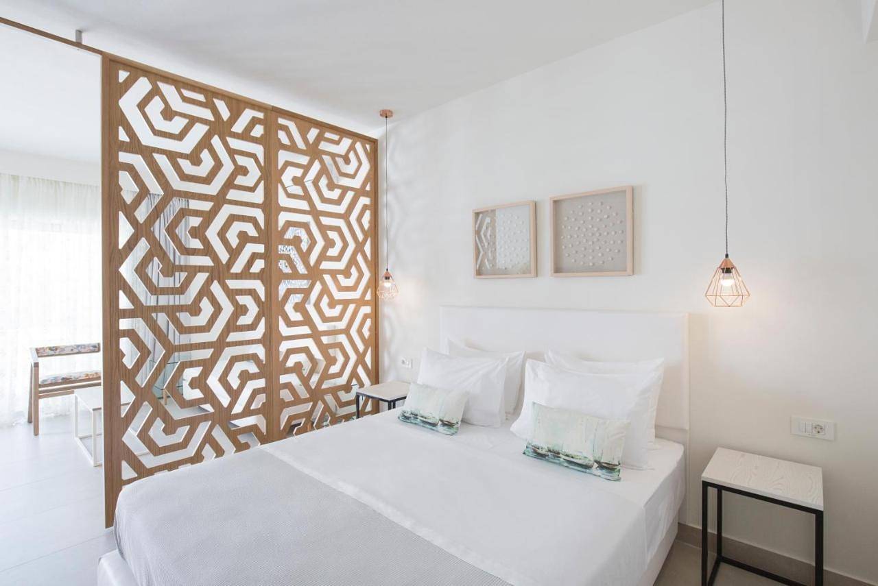 Hôtel pour 3 personnes avec piscine in Almyrida, Vámos