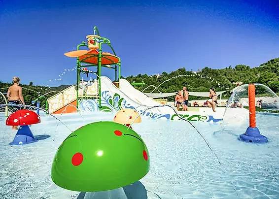 Mobil home pour 6 personnes, avec terrasse et piscine à Mialet - 4