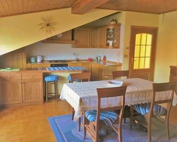 Gîte pour 4 personnes, avec vue ainsi que vue sur le lac et jardin à San Gregorio