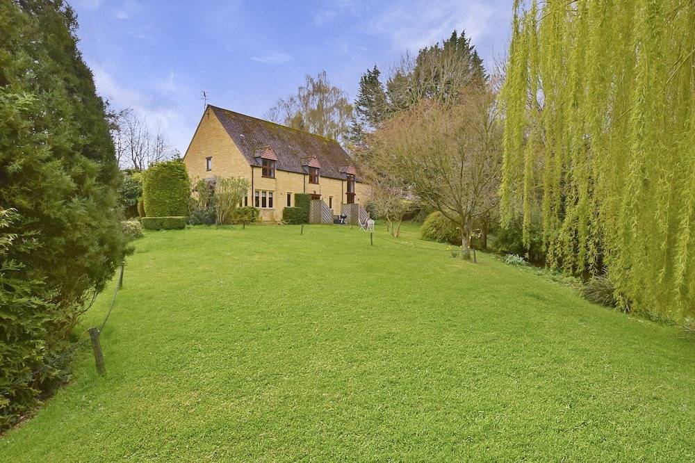 Posti letto 4 ospiti in 2 camere da letto in Blockley, Gloucestershire