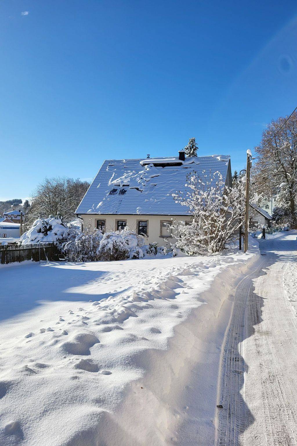 Ganze Wohnung, Familienidyll in Bärenstein, Erzgebirge