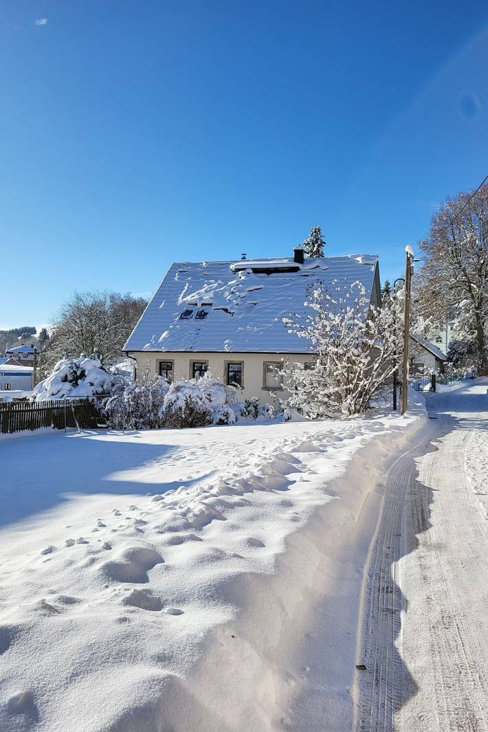 Ferienwohnung für 6 Personen, mit Terrasse und Garten in Bärenstein