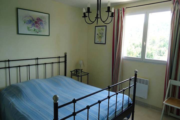 Location de vacances pour 8 personnes, avec terrasse et jardin à Rocbaron - 4