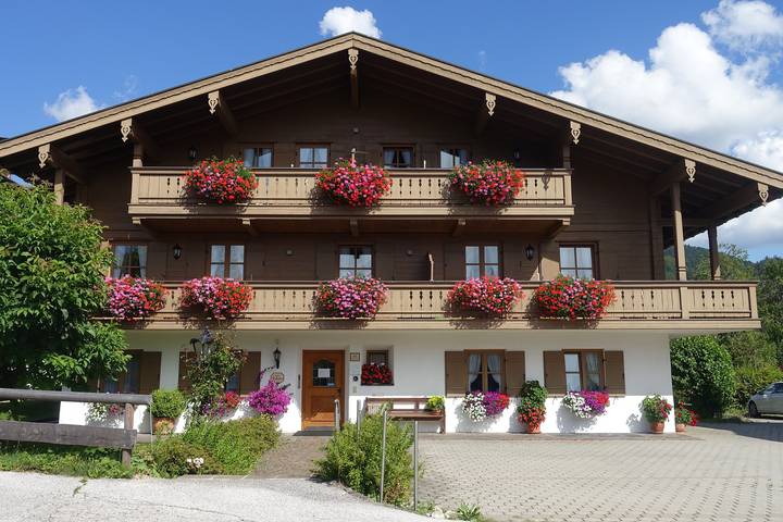 Ferienwohnung für 3 Personen, mit Balkon und Terrasse sowie Garten und Sauna