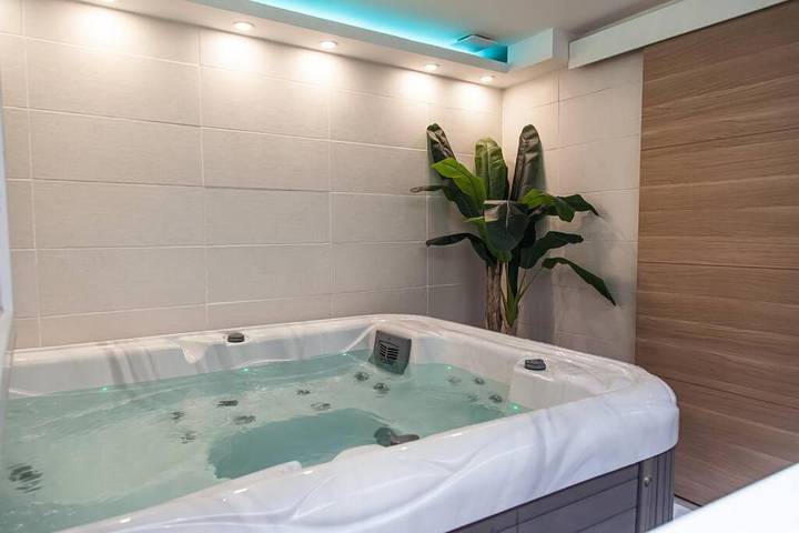 Appartement de vacances pour 2 personnes, avec jacuzzi dans Indre
