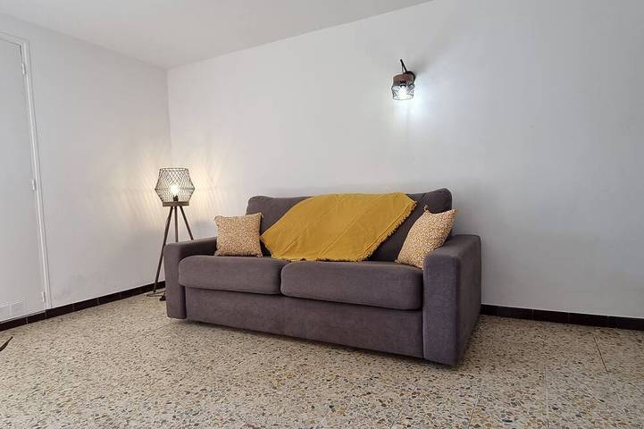 Appartement de vacances pour 4 personnes, avec jardin ainsi que piscine et terrasse