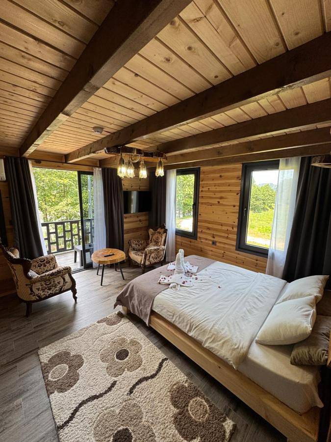 Apartmenthotel für 4 Personen, mit Seeblick und Ausblick sowie Garten, kinderfreundlich - 1