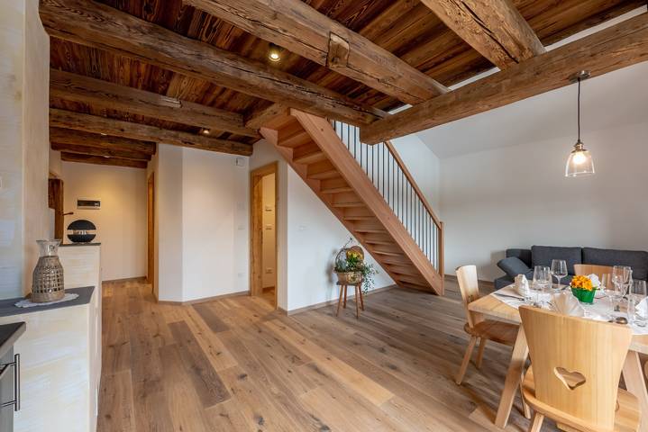 Ganze Wohnung, Ferienwohnung "Oberprünst Hof -St. Sebastian" in gemütlichem Chalet mit Garten und Terrasse in Platzers, Tisens