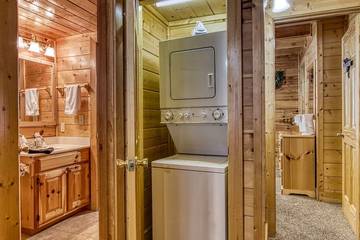 Log Cabin for 30 People in Sevier County, Photo 4
