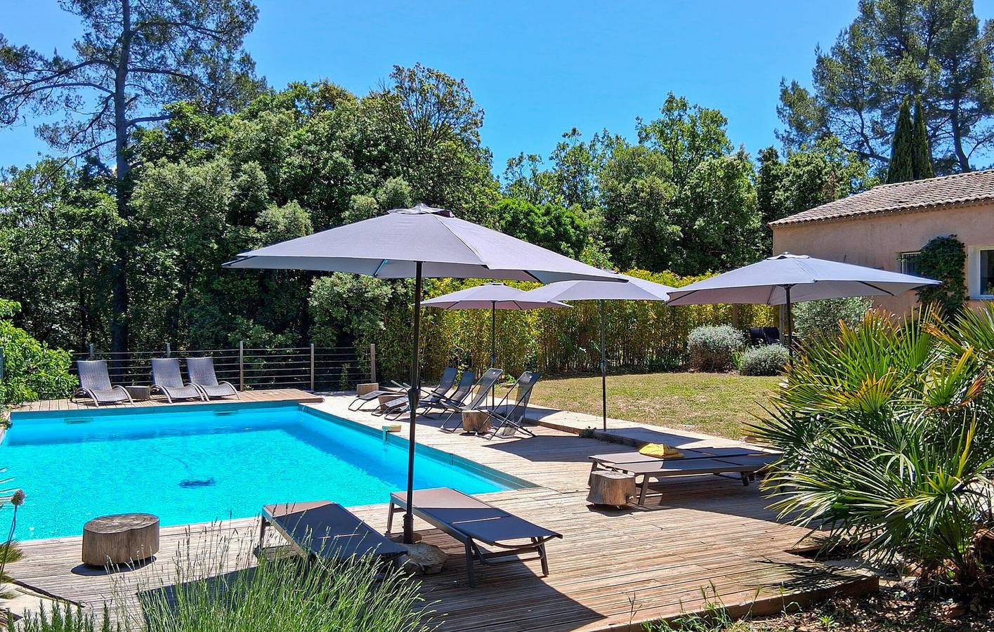 Acogedor apartamento vacacional con piscina y aparcamiento, Besse-sur-Issole in Besse-sur-Issole, Región Brignoles