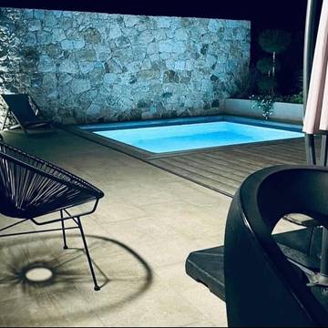 Cottage pour 5 personnes, avec vue ainsi que jardin et piscine à Moncale
