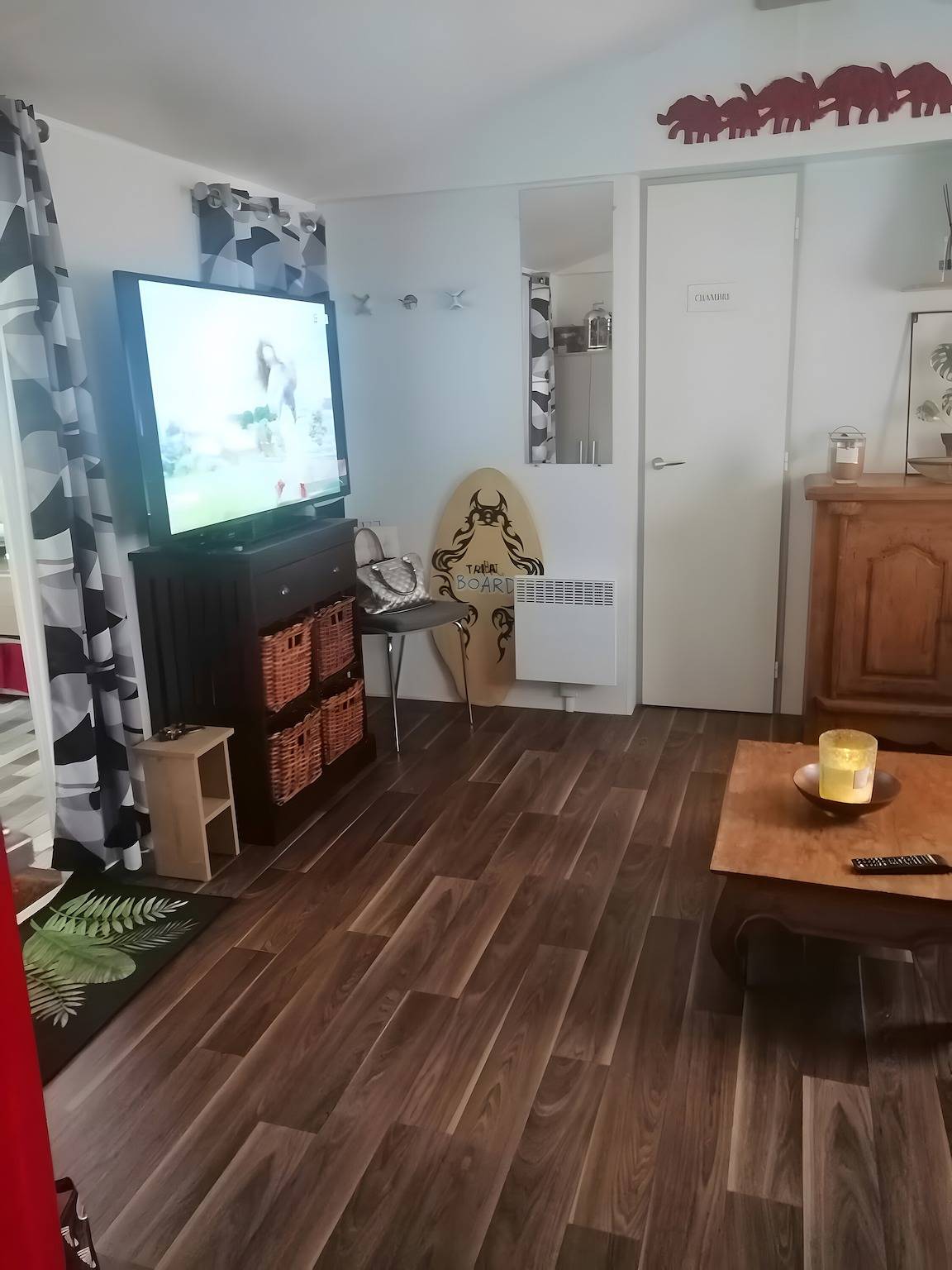 Mobile Home for 5 with Private Terrace, Garden, and Air Conditioning in Les Mathes, Côte de Beauté