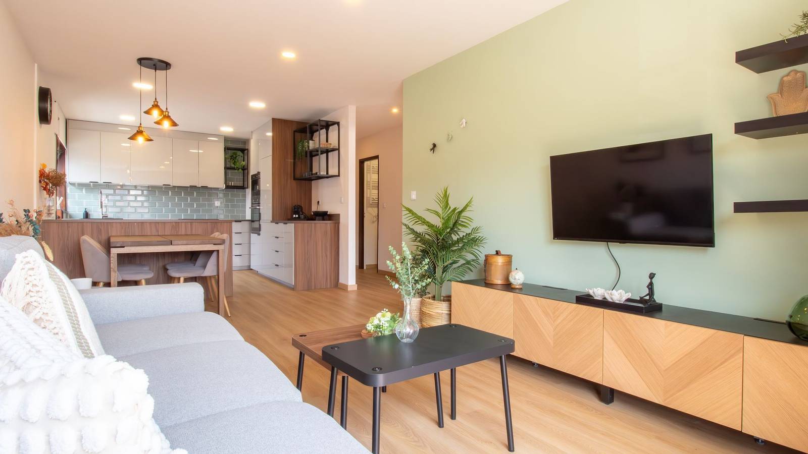 Apartamento entero, Stylish 2Br Near Beach & Metro by Lovelystay in Vila do Conde, Distrito de Porto