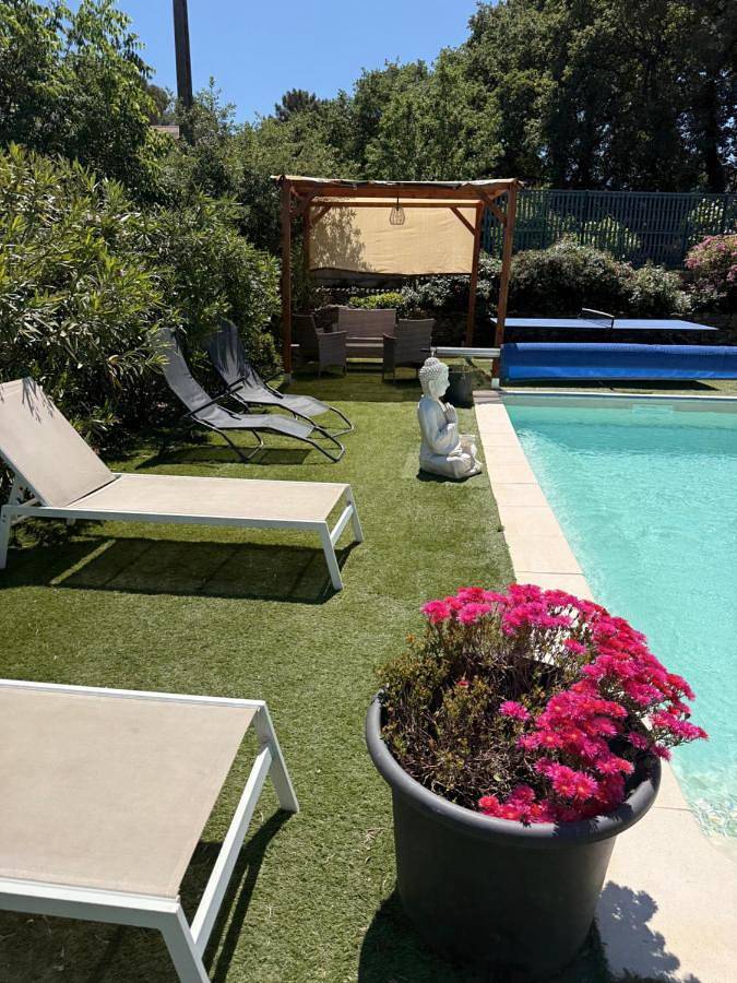 Maison de vacances pour 4 personnes, avec jardin ainsi que vue et piscine - 1