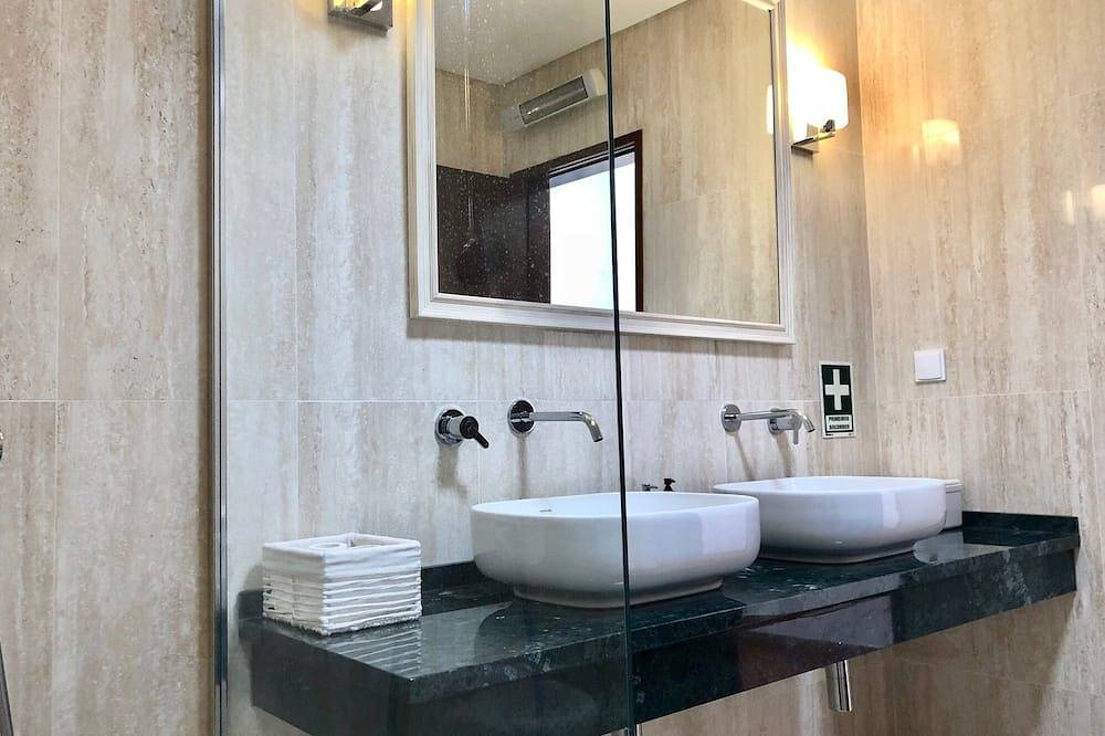 Villa Riccio - Charming Villa in Ericeira - Amazing Sea View in Praia dos Pescadores (Ericeira), Ericeira