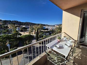 Gîte pour 4 personnes, avec balcon dans Office De Tourisme De Saint Mandrier