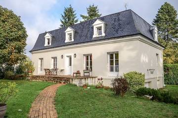 Location de vacances pour 15 personnes, avec terrasse et jardin à Saint-Avertin