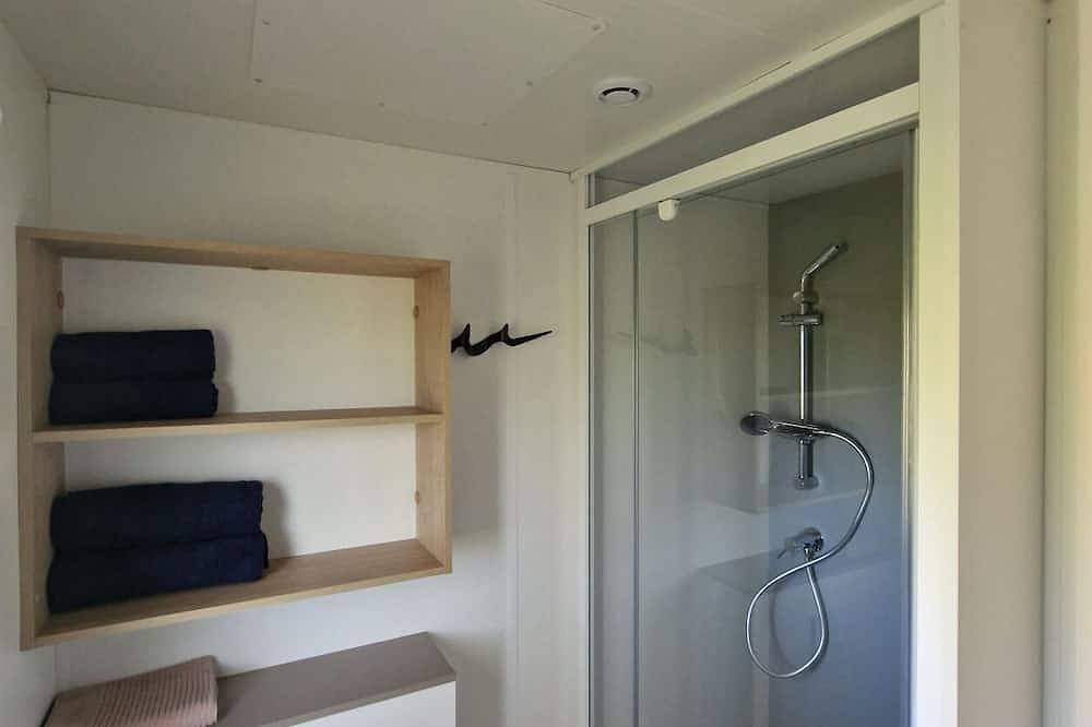 Mobile home for 2 people in a 3-star campsite with indoor swimming pool in Sallertaine, Vendée