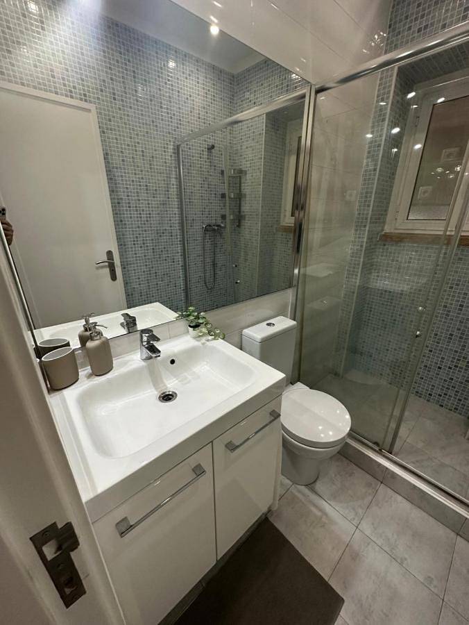 Apartamento inteiro, Near Monsanto W/ Barbecue in Benfica, Lisboa