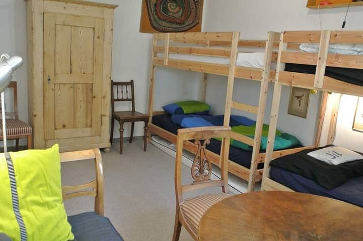 Ganze Wohnung, Principala 5 Zeller, Andiast, (Andiast), 59001B in Andiast, Alpenarena