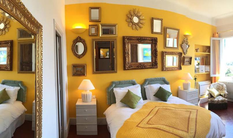 Chambre d’hôte pour 3 personnes, avec piscine et jardin ainsi que vue et terrasse à Villeneuve-lès-Avignon - 2