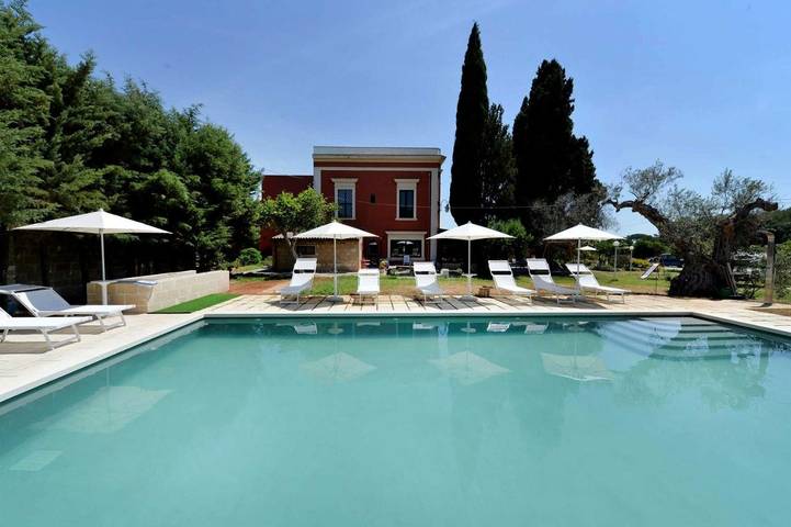 Agriturismo per 4 persone, con giardino e piscina nonché terrazza in Alezio