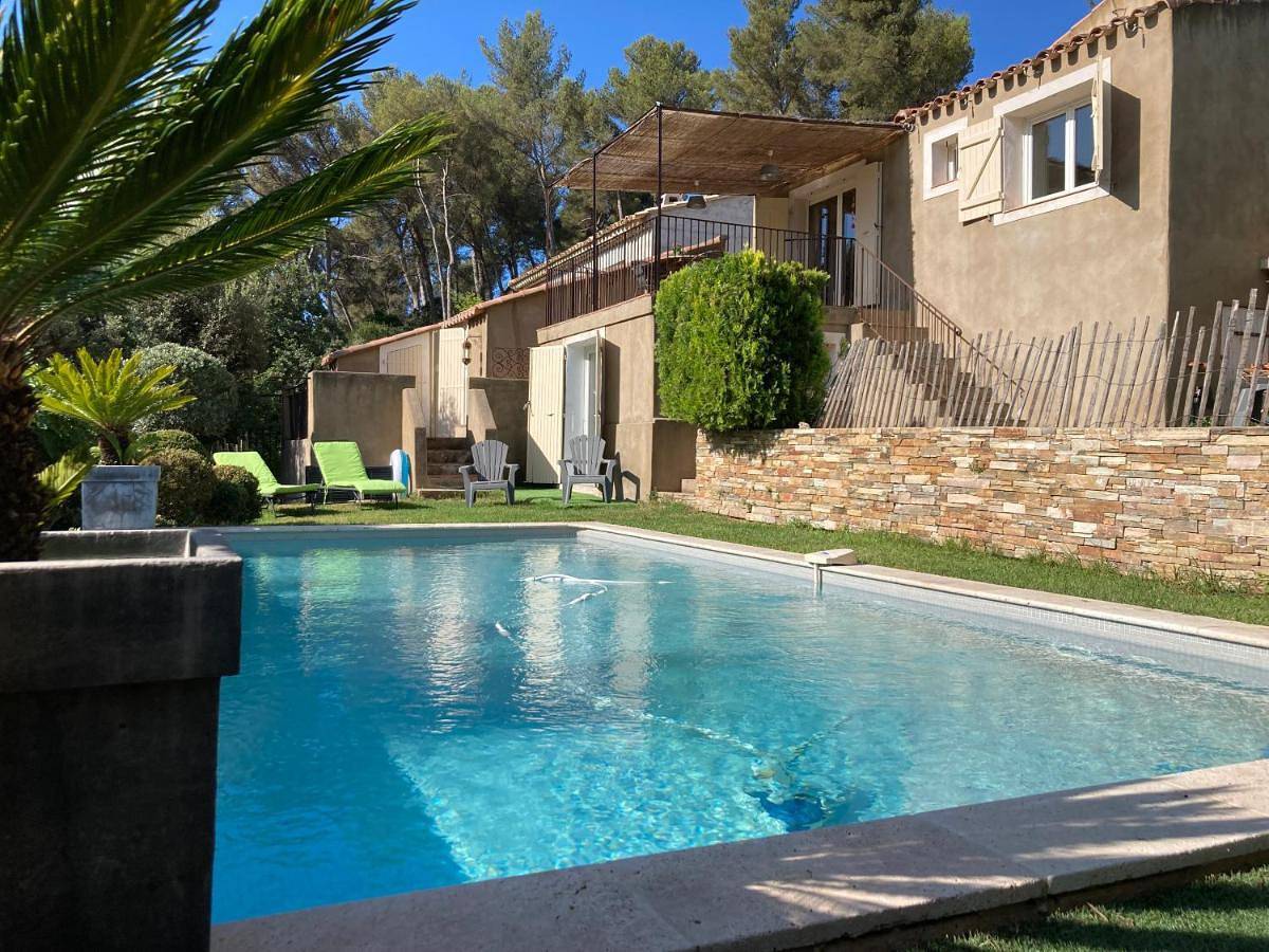Three-Bedroom Villa in Marseille, Marseille en omgeving