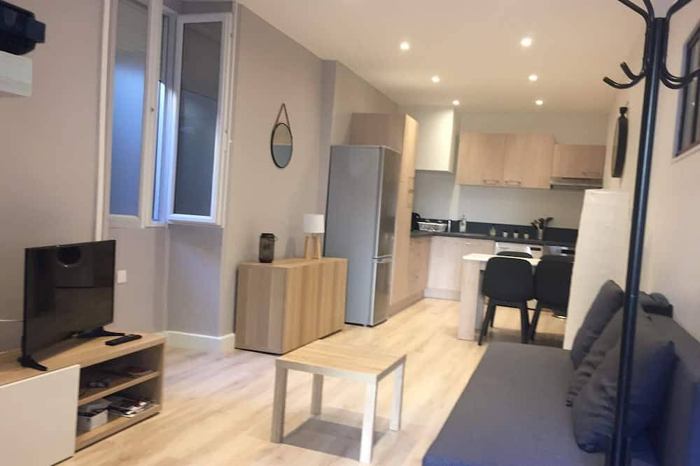 Entire apartment, Apartment in the center of Vals les Bains in Vals-les-Bains, Parc naturel régional des Monts d'Ardèche