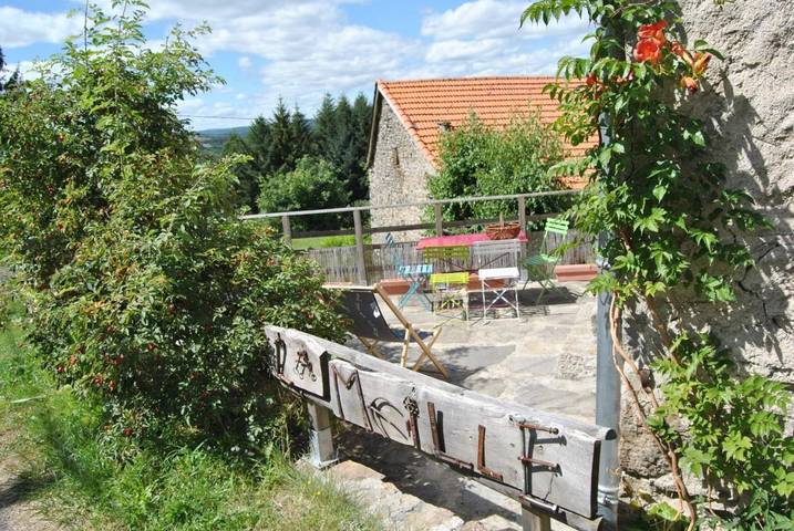 Gîte pour 5 personnes, avec vue et terrasse, animaux acceptés