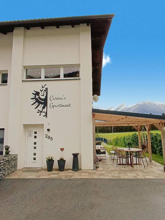 Ferienwohnung für 6 Personen, mit Balkon und Terrasse sowie Garten und Ausblick in Obsteig