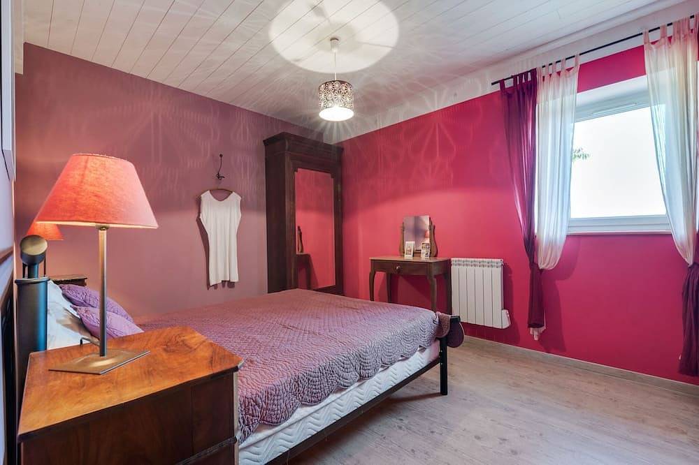 Holiday home with private terrace in Saint-Beauzire, Massif Central