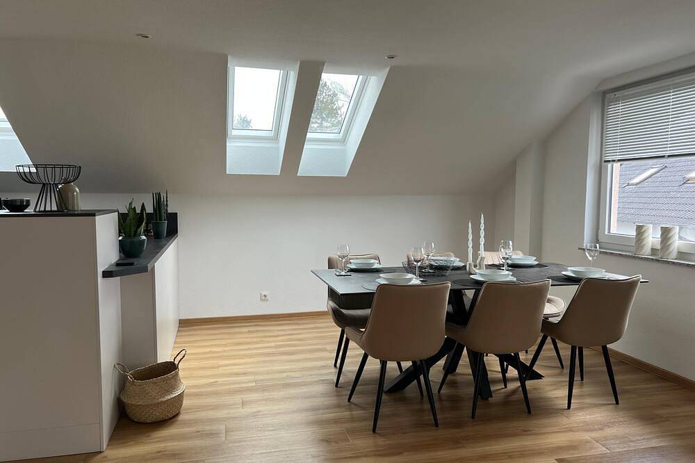 Ganze Wohnung, Mama-Apartments - 125qm Deluxe Apartment zum Wohlfühlen mit Balkon und Parkplatz in Fulda, Rhön-Hessen