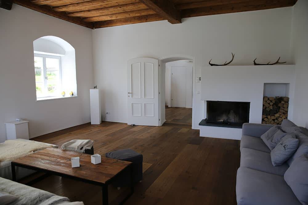 Schloß Aichhof, 800 Jahre alt, Luxus auf 400.000m2 in Glödnitz, Mittelkärnten