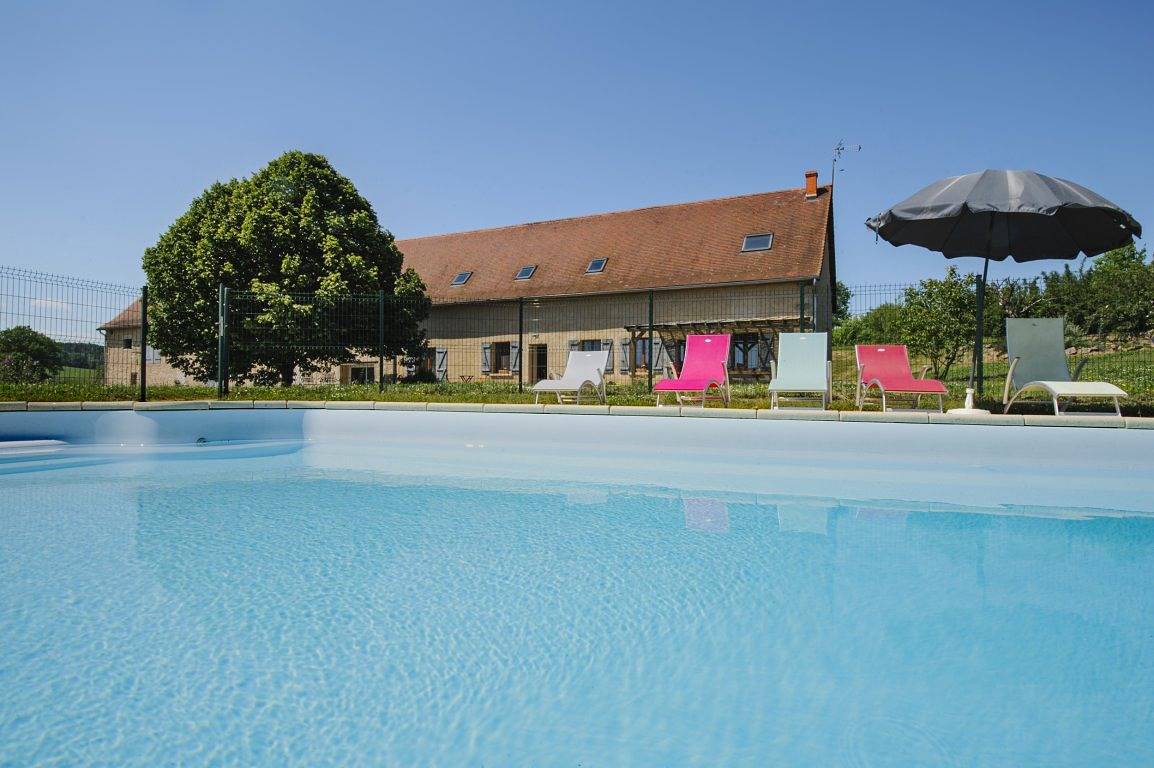 Longère "Les Capucines du Morvan" piscine, jacuzzi, sauna in Luzy, Parc naturel régional du Morvan