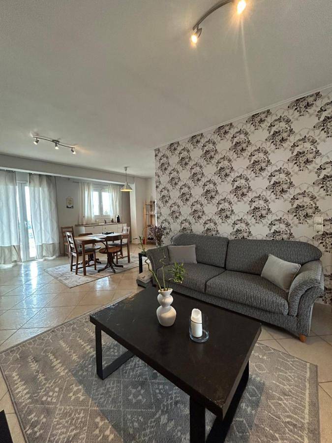 Appartement entier, Two-Bedroom Apartment in Lamia, Région de Phthiotide