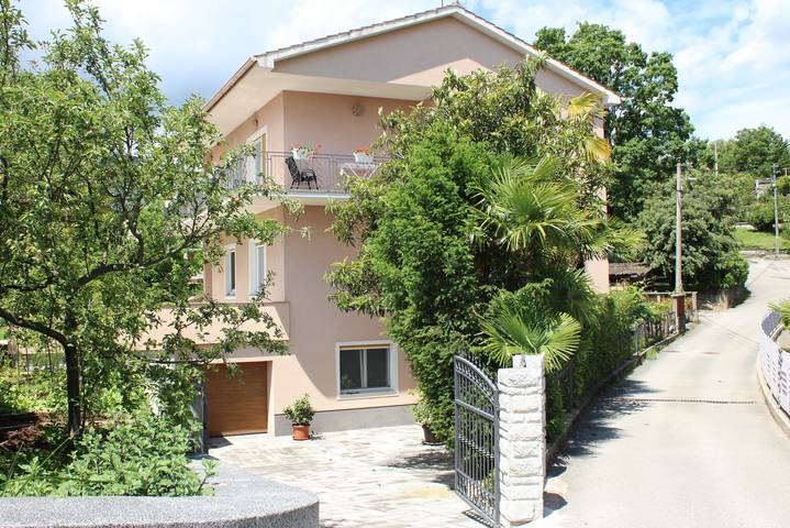 Ferienwohnung für 4 Personen, mit Garten in Opatija Riviera