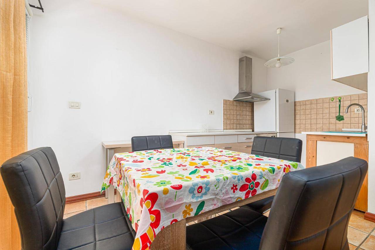 Ganze Wohnung, Apartment with Balcony in Musalez, Porec und Umgebung