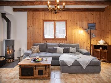 Location de vacances pour 4 personnes, avec balcon et jardin à Chamoson