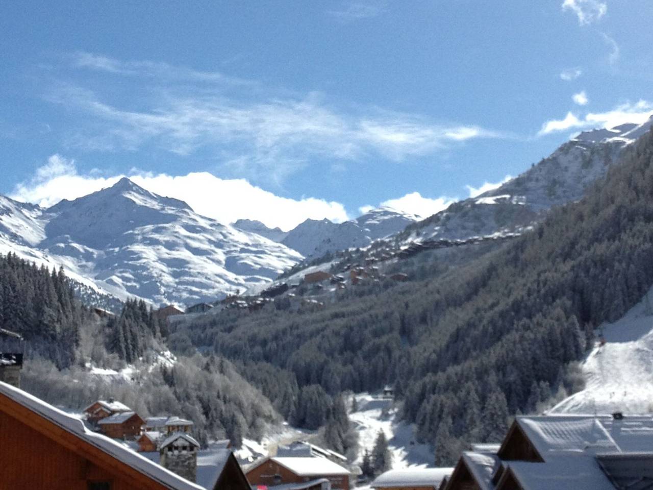 Appartement entier, Appartement 6 pièces rénové pour 10, centre Méribel, proche pistes, avec Wifi in Méribel, Les Allues